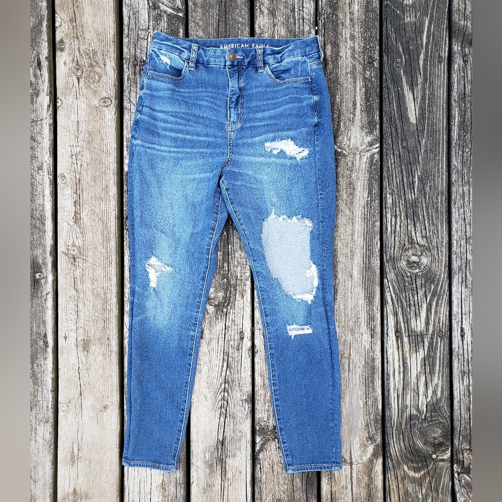 American Eagle stretchy distressed denim skinny jeans size 10 in great condition